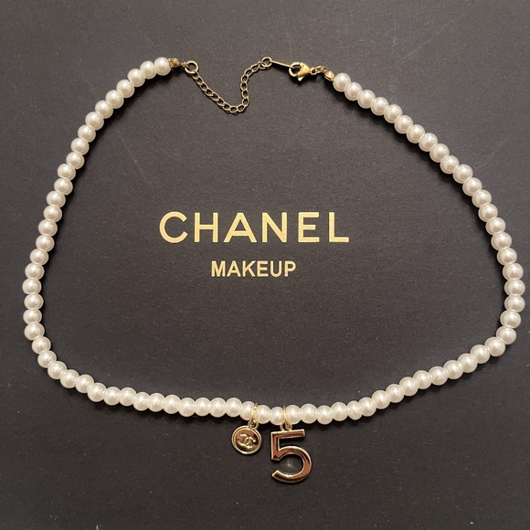 Chanel VIP GWP Necklaces - Picture 5 of 6